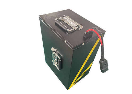 Elektryczny kocioł grzewczy o wymiarach gabarytowych 2100mm*1200mm*1850mm, pojemności 30 litrów i maksymalnym ciśnieniu grzewczym 0,4 MPa